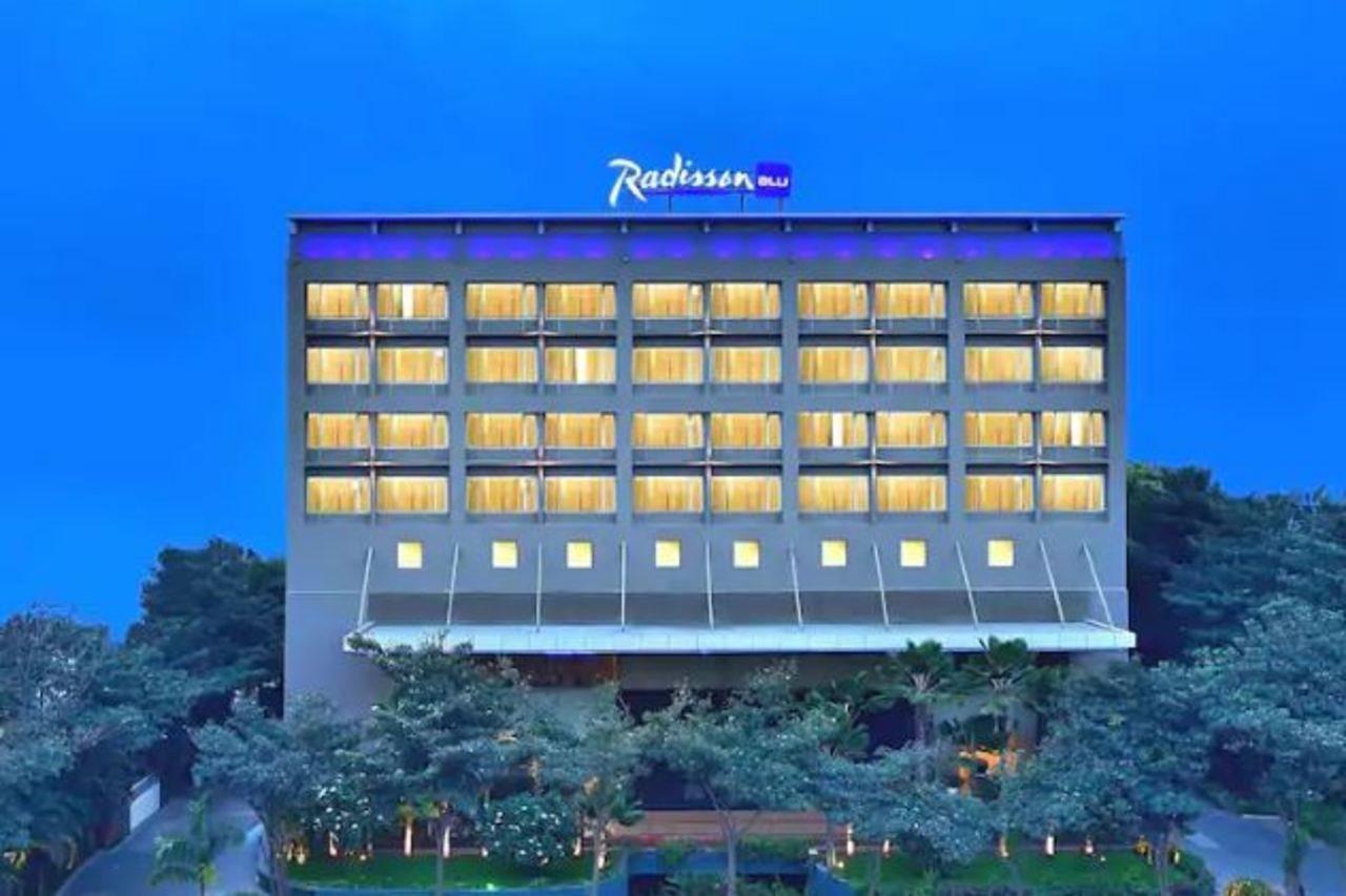 Radisson Blu Bengaluru Outer Ring Road Hotel Exterior photo