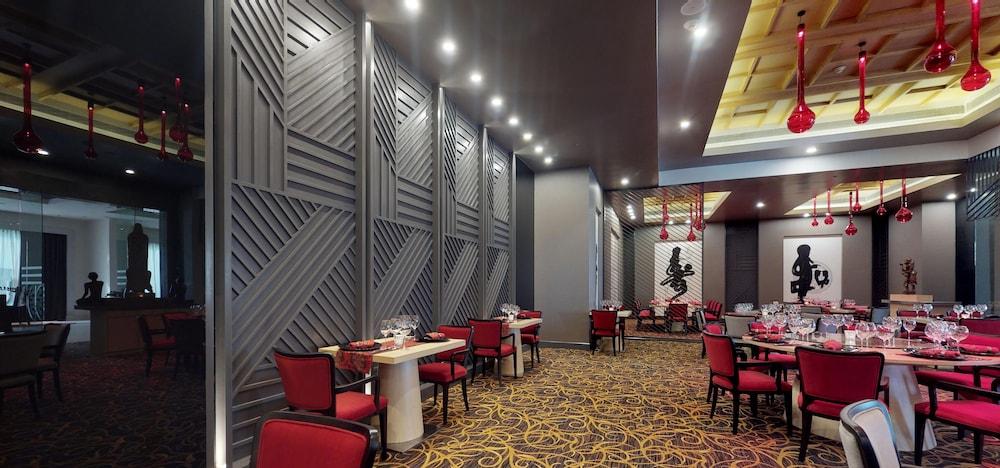 Radisson Blu Bengaluru Outer Ring Road Hotel Exterior photo