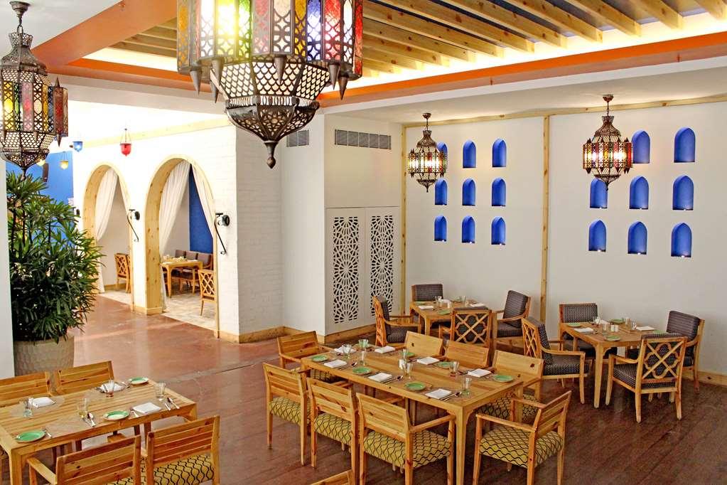 Radisson Blu Bengaluru Outer Ring Road Hotel Restaurant photo