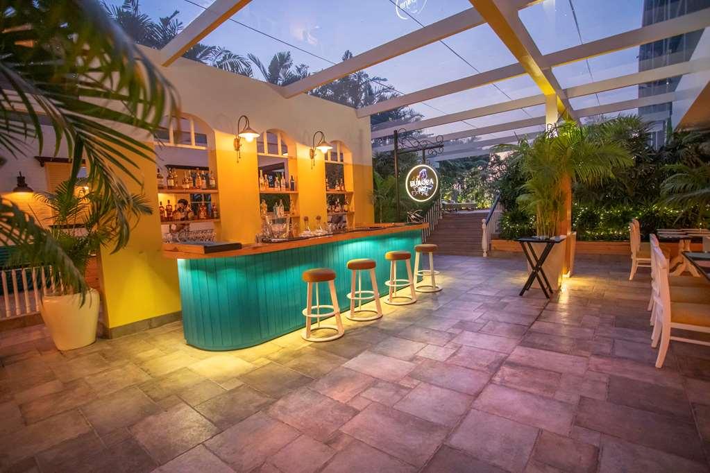 Radisson Blu Bengaluru Outer Ring Road Hotel Restaurant photo