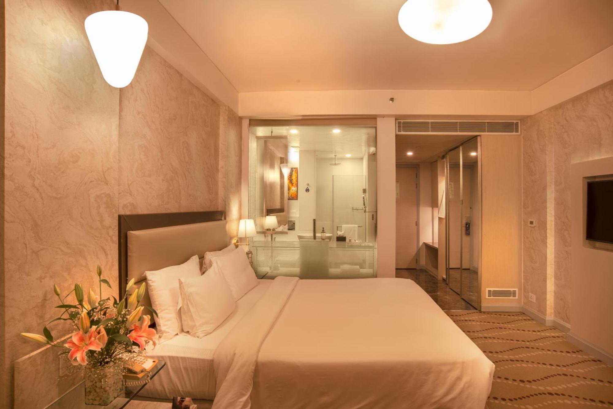 Radisson Blu Bengaluru Outer Ring Road Hotel Exterior photo